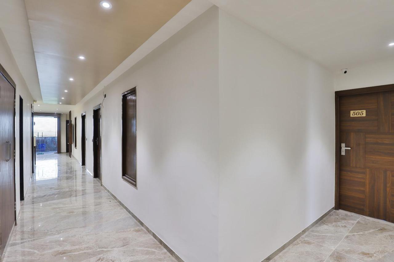 Oyo 16604 Hotel Sparsh Inn أحمد أباد المظهر الخارجي الصورة