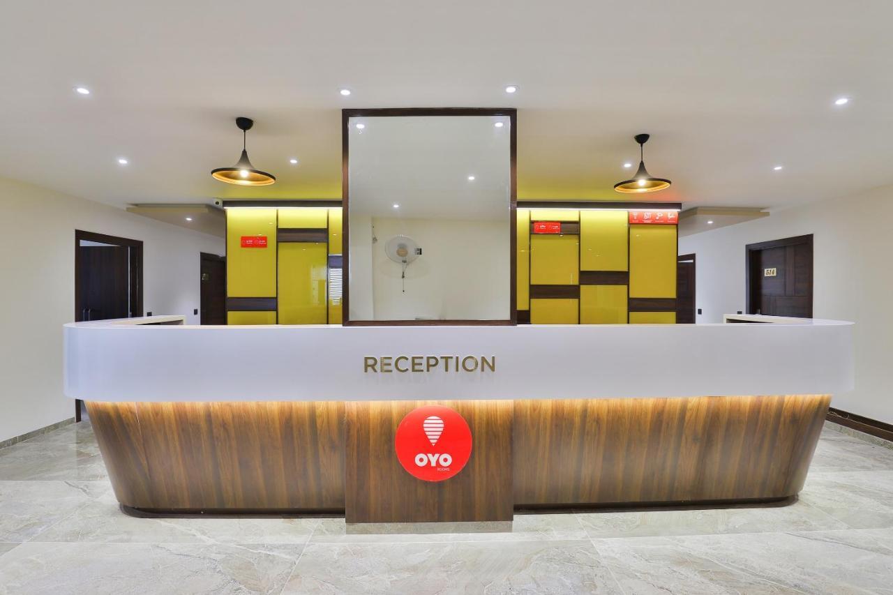 Oyo 16604 Hotel Sparsh Inn أحمد أباد المظهر الخارجي الصورة