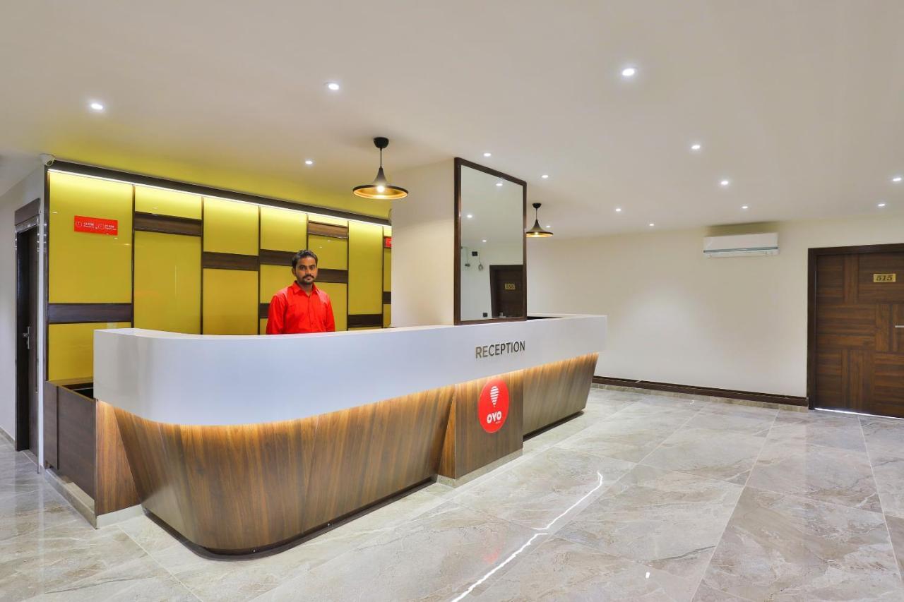 Oyo 16604 Hotel Sparsh Inn أحمد أباد المظهر الخارجي الصورة